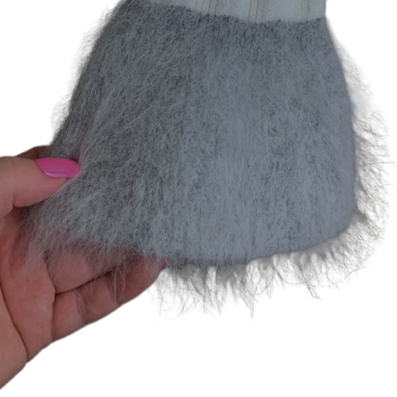 Gabby Isabella Angora Blend Ribbed Knit Crewneck Top Small Long Sleeve Fur Cuffs - Picture 8 of 8